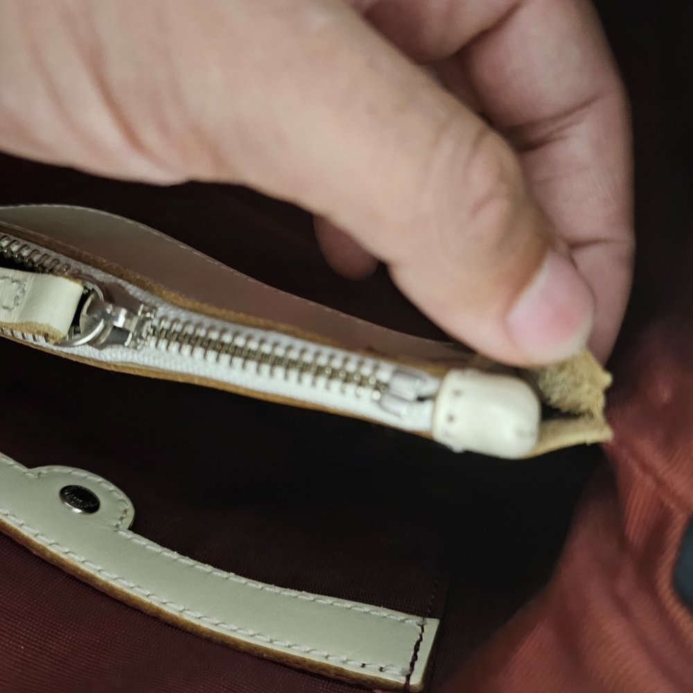 BURBERRY TOTE BAG!! - Picture 7 of 8